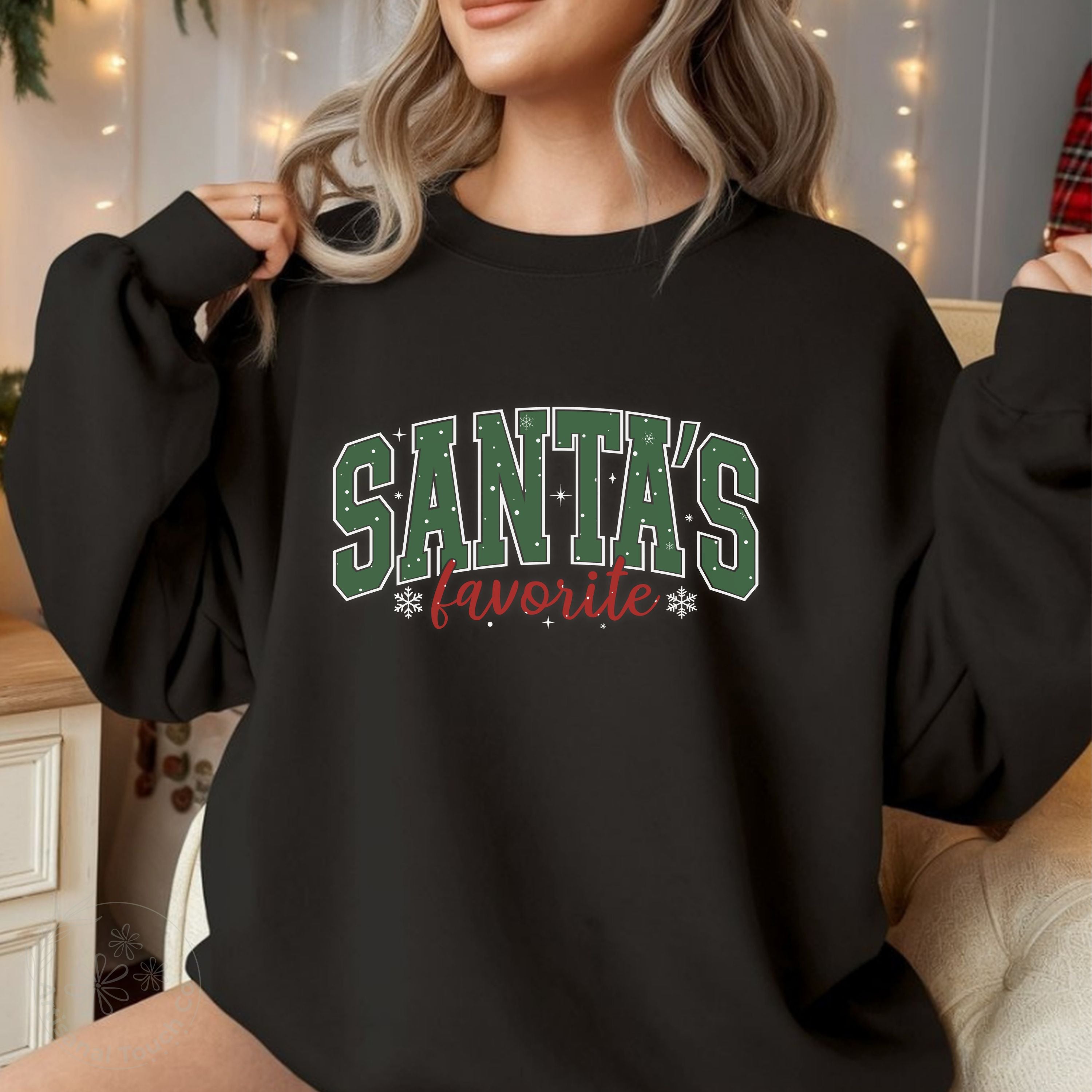 Santa’s Favorite Christmas Sweatshirt – Green Cozy Holiday Crewneck